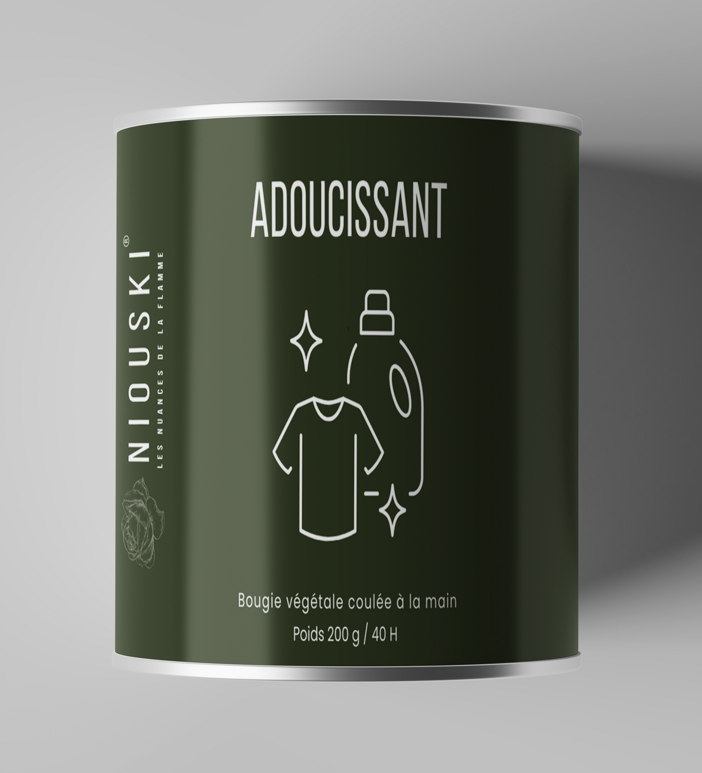 Bougie "Adoucissant" – parfum de linge frais et propre – une sensation rassurante de maison et de bien-être.
